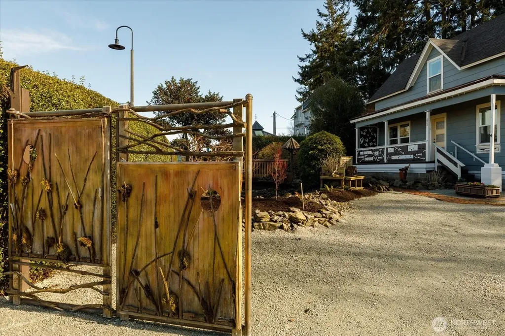 220 Morris Street La Conner WA 98257