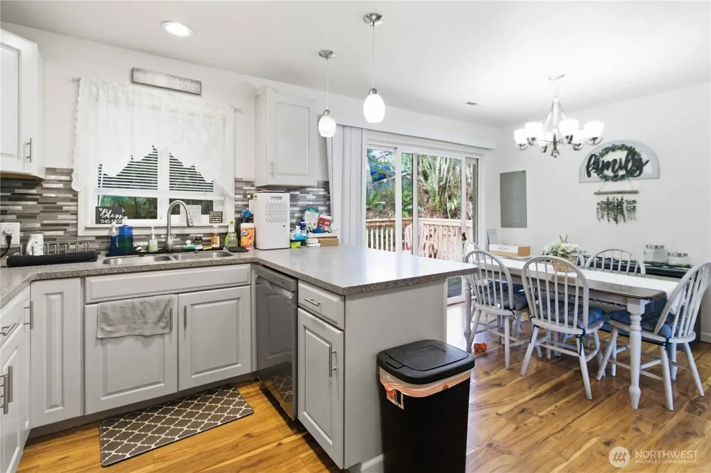 421 Mcadams Road E Longview WA 98632