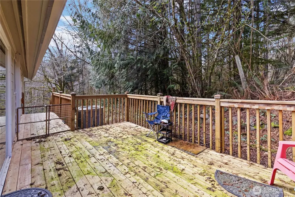 421 Mcadams Road E Longview WA 98632