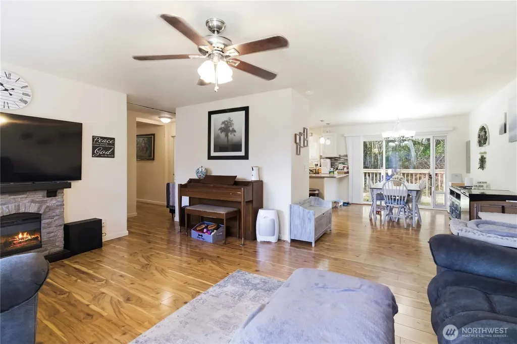 421 Mcadams Road E Longview WA 98632