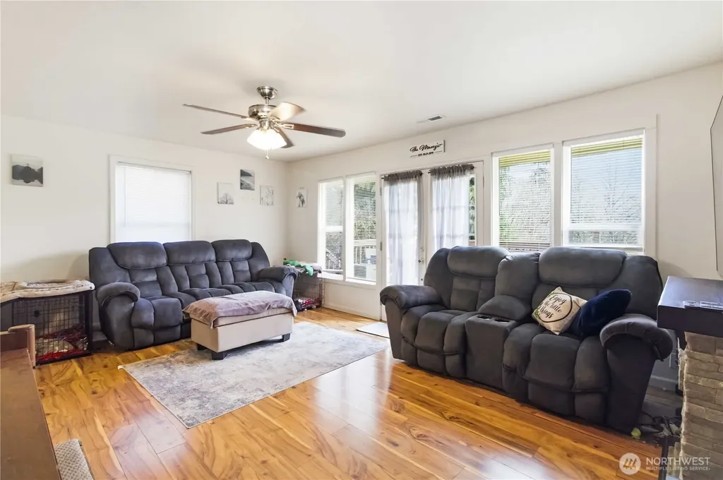 421 Mcadams Road E Longview WA 98632