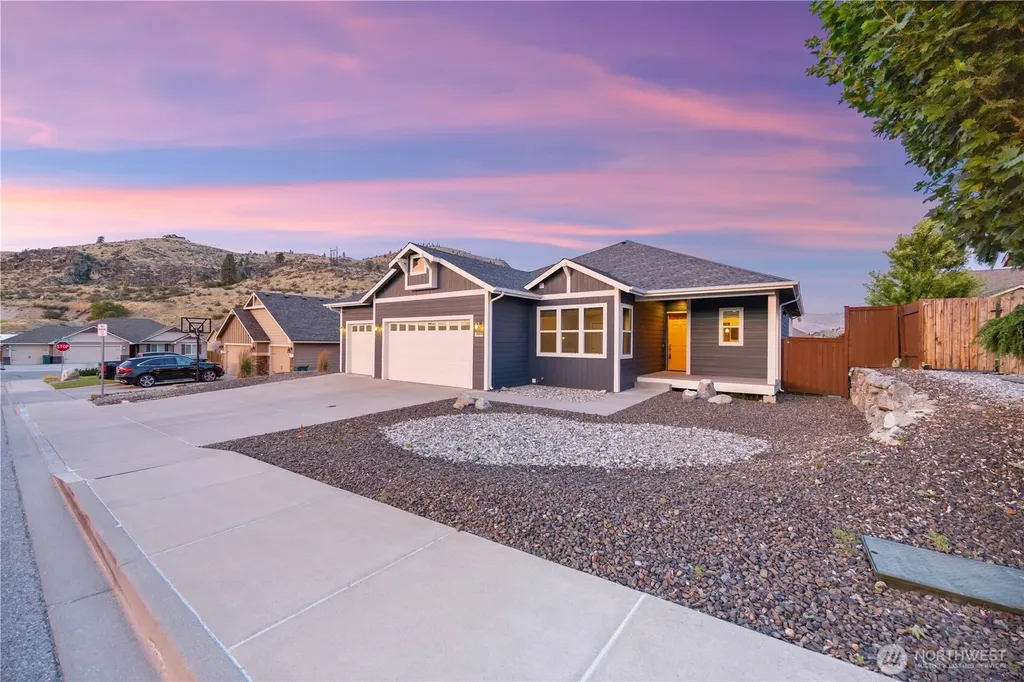 444 Hilltop Place Chelan WA 98816