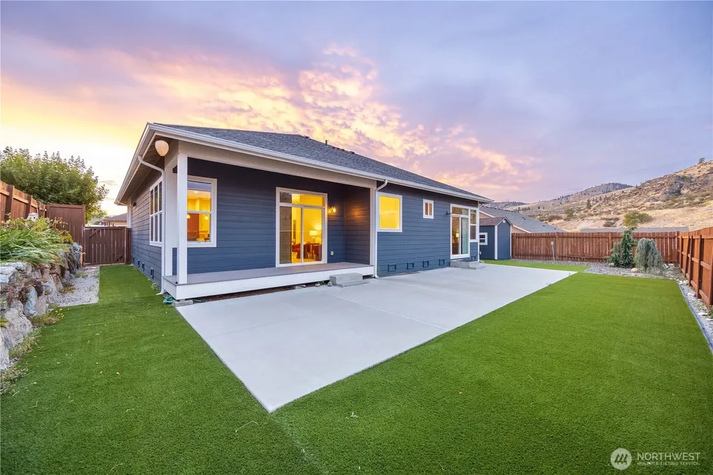 444 Hilltop Place Chelan WA 98816
