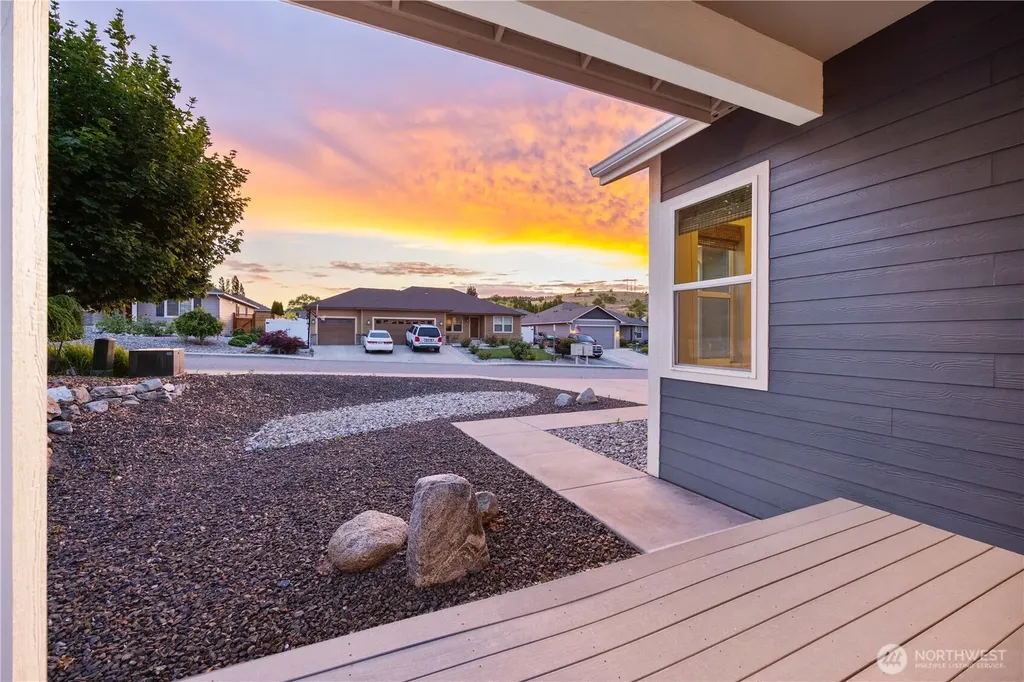 444 Hilltop Place Chelan WA 98816