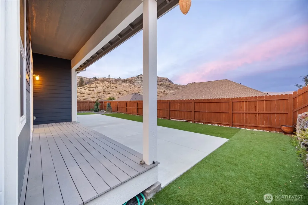 444 Hilltop Place Chelan WA 98816