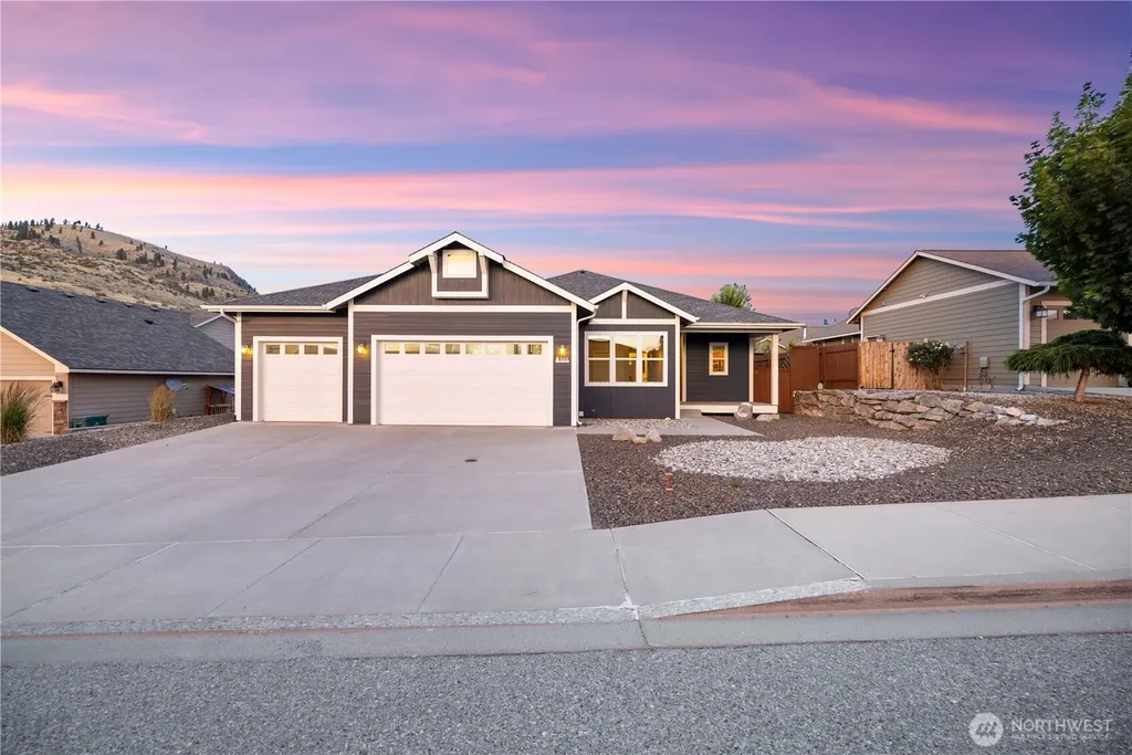 444 Hilltop Place Chelan WA 98816