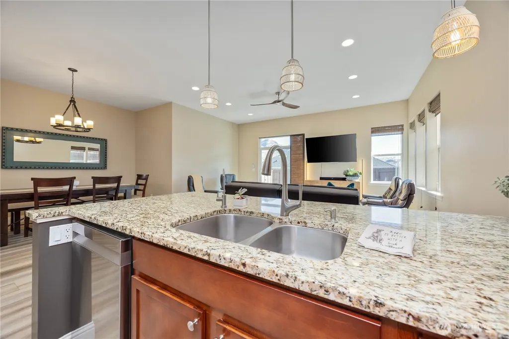 444 Hilltop Place Chelan WA 98816