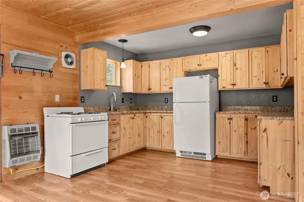 56 Ruby Two Moons Road Tonasket WA 98855