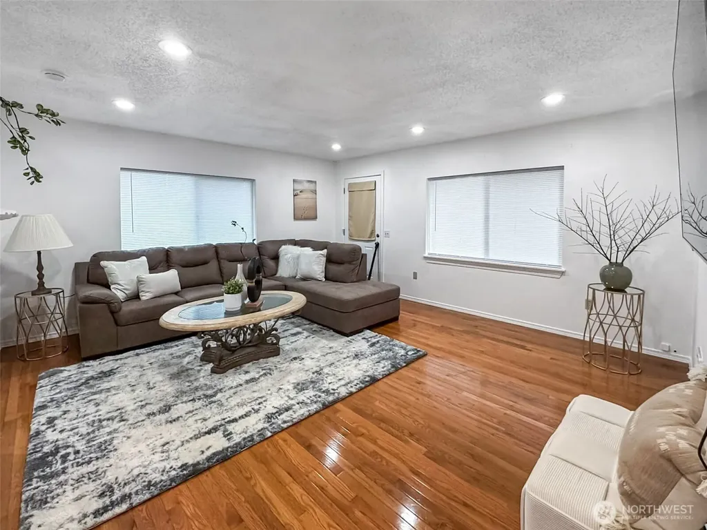 7660 S 126th Street Seattle WA 98178