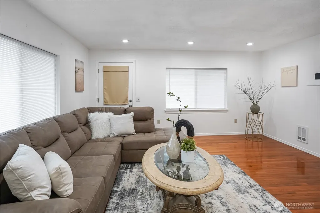 7660 S 126th Street Seattle WA 98178