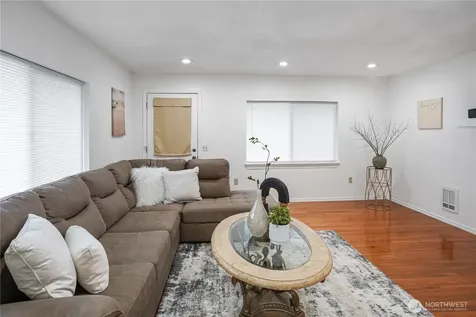 7660 S 126th Street Seattle WA 98178