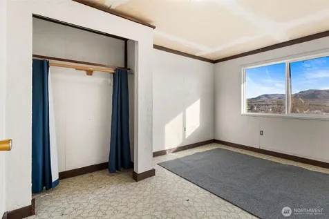 514 N Ash Street Omak WA 98841