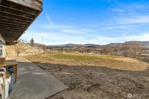 514 N Ash Street Omak WA 98841