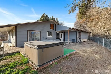 514 N Ash Street Omak WA 98841