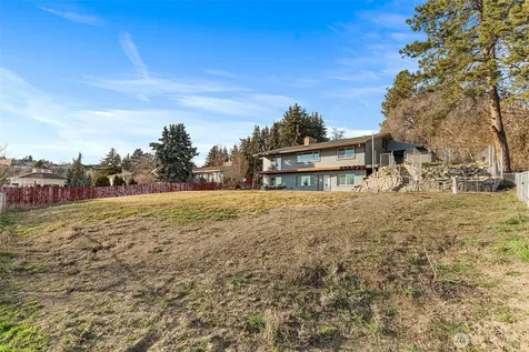 514 N Ash Street Omak WA 98841