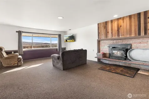 514 N Ash Street Omak WA 98841