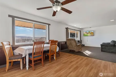 514 N Ash Street Omak WA 98841