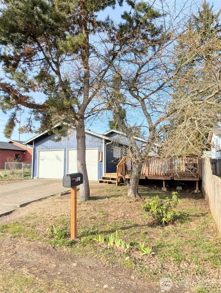 1710 W Young Elma WA 98541
