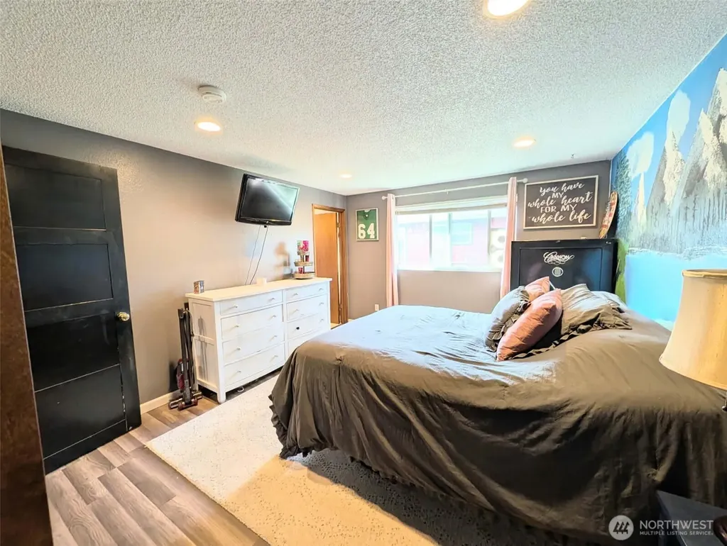 1710 W Young Elma WA 98541