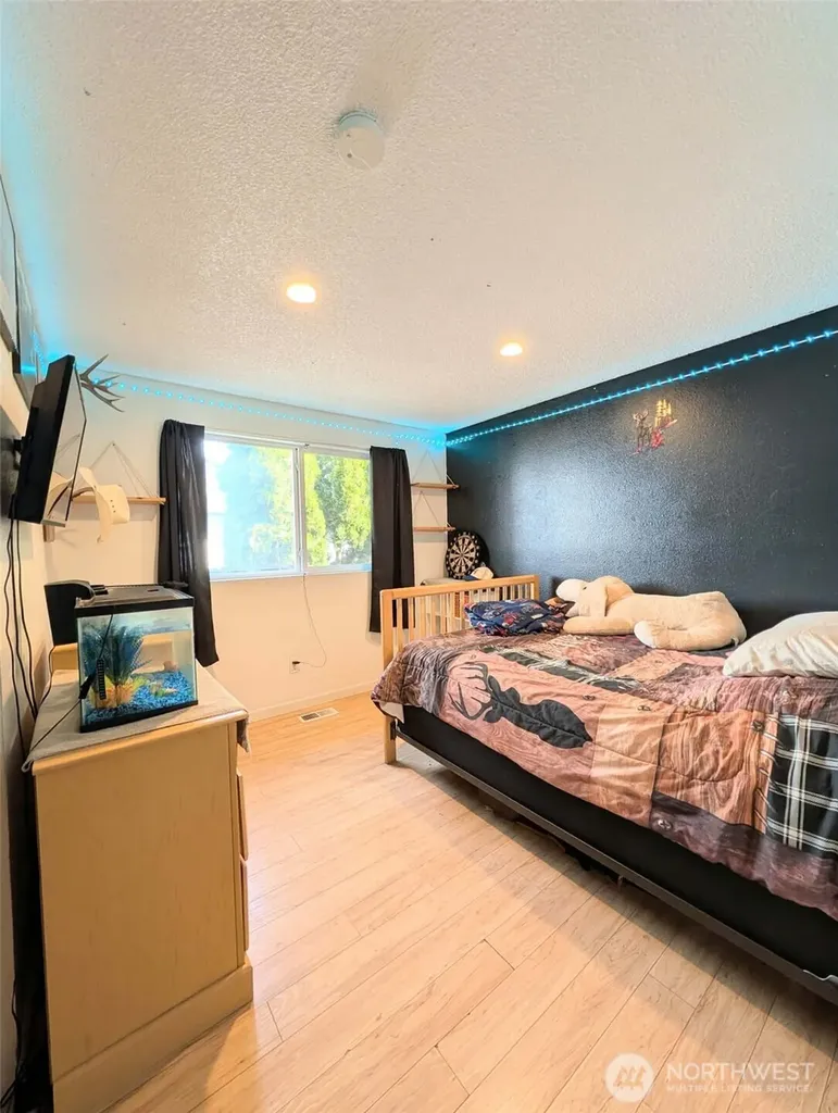 1710 W Young Elma WA 98541