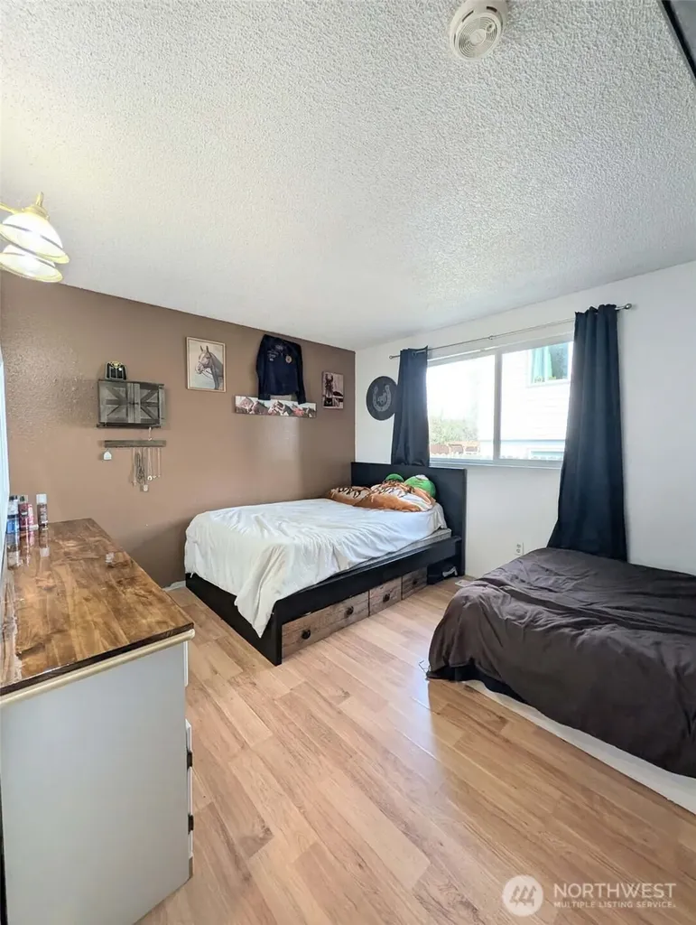 1710 W Young Elma WA 98541