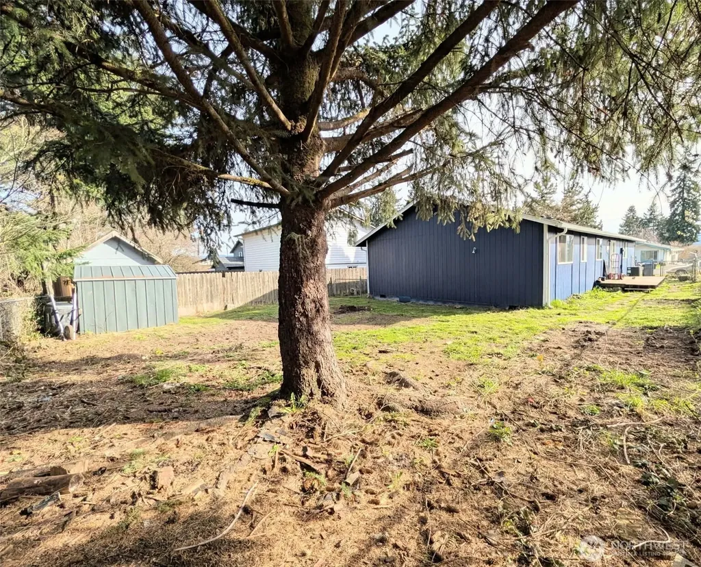 1710 W Young Elma WA 98541