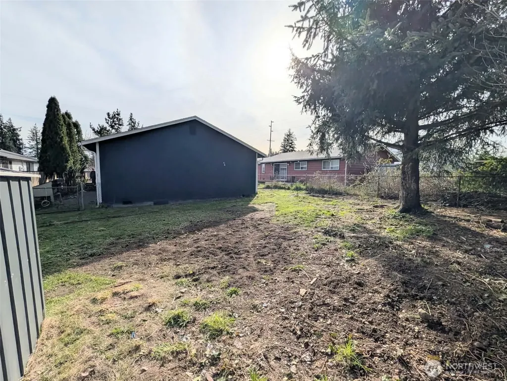 1710 W Young Elma WA 98541