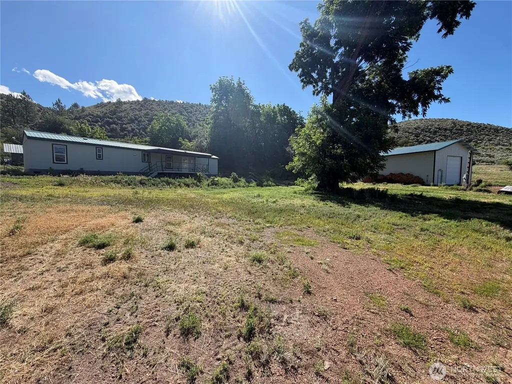 87 Canyon Creek Road Oroville WA 98844