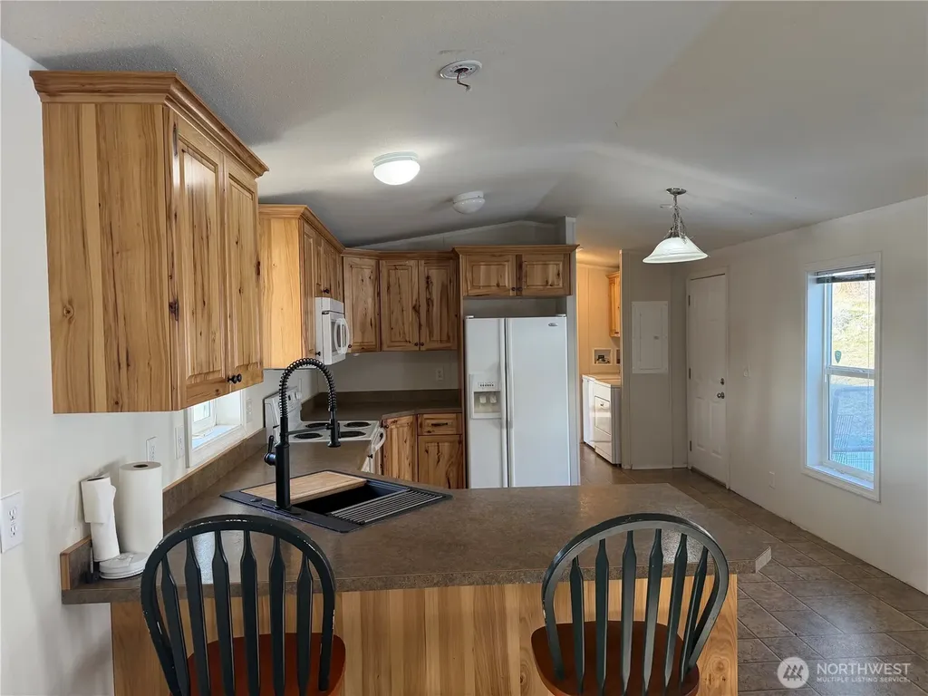 87 Canyon Creek Road Oroville WA 98844