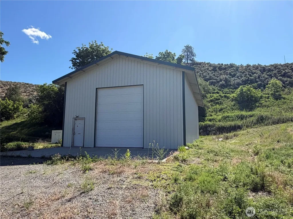87 Canyon Creek Road Oroville WA 98844