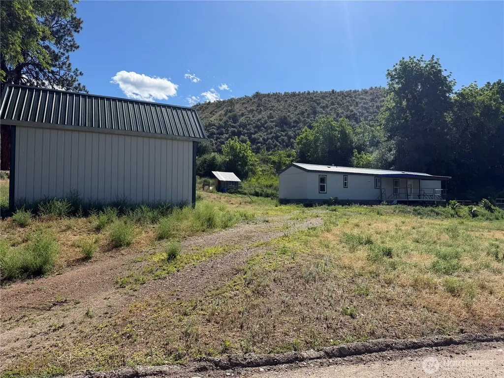 87 Canyon Creek Road Oroville WA 98844