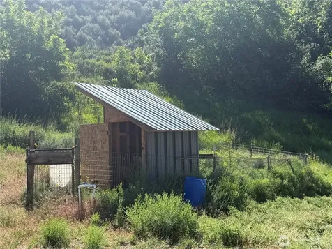 87 Canyon Creek Road Oroville WA 98844