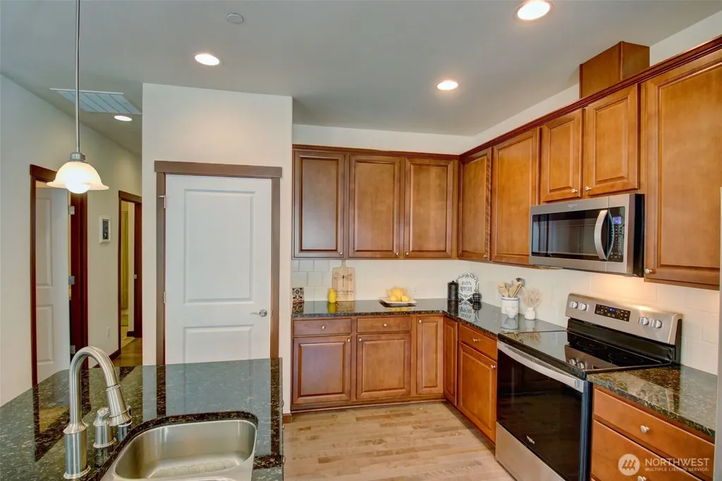 1990 Fraser Avenue Mount Vernon WA 98274