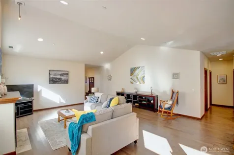 1990 Fraser Avenue Mount Vernon WA 98274