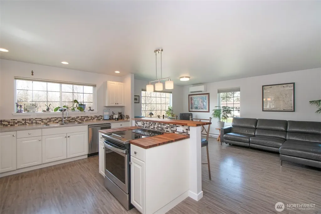 190 Golden Sands Boulevard Sequim WA 98382