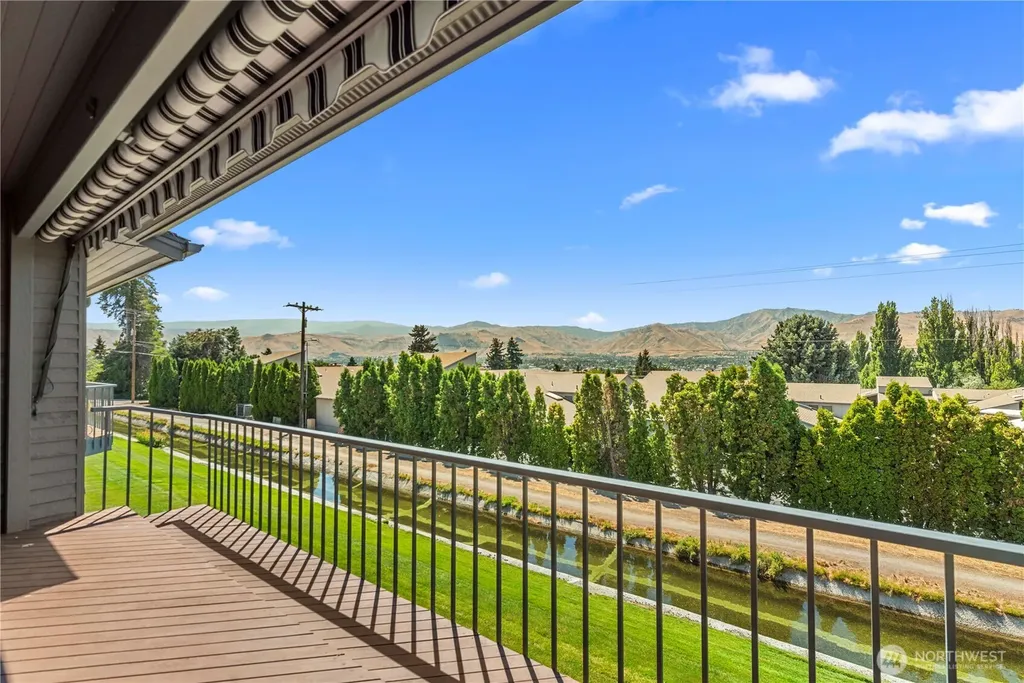 351 19th Street East Wenatchee WA 98802