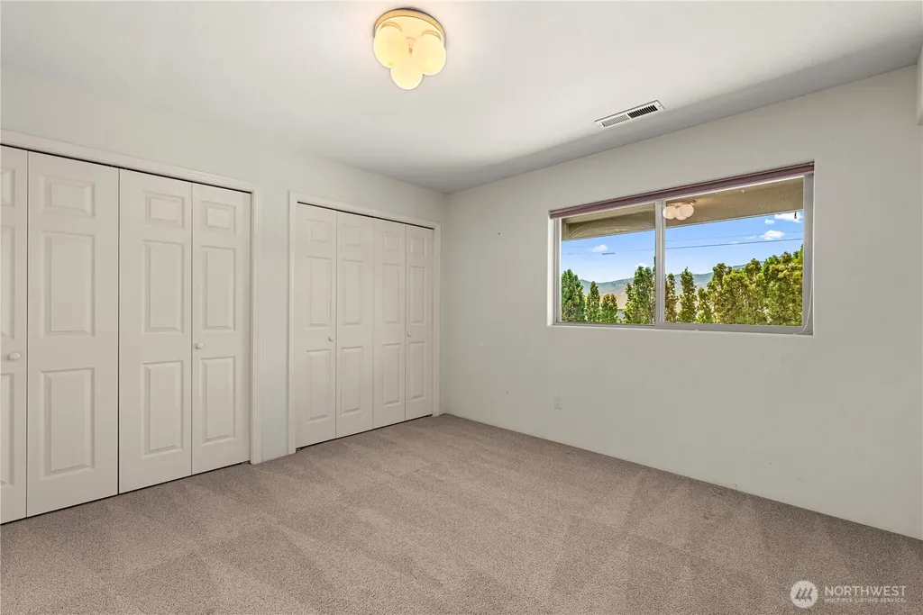 351 19th Street East Wenatchee WA 98802