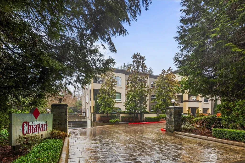 10398 NE 17th Street Bellevue WA 98004