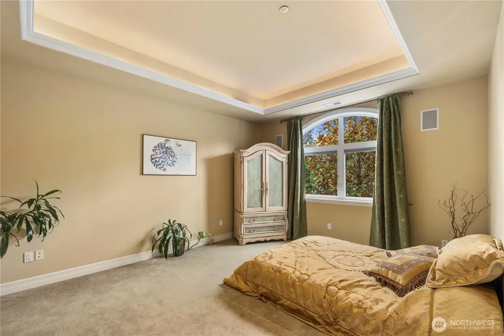 10398 NE 17th Street Bellevue WA 98004