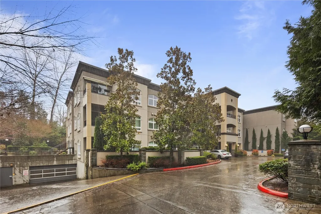 10398 NE 17th Street Bellevue WA 98004