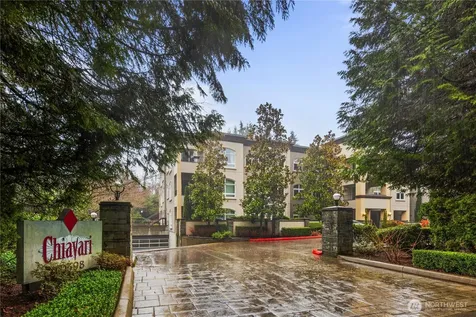 10398 NE 17th Street Bellevue WA 98004