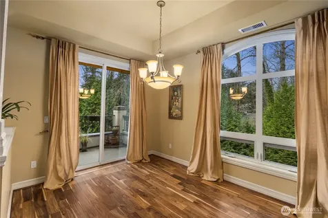10398 NE 17th Street Bellevue WA 98004