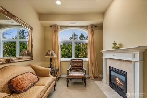 10398 NE 17th Street Bellevue WA 98004