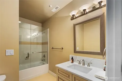 10398 NE 17th Street Bellevue WA 98004