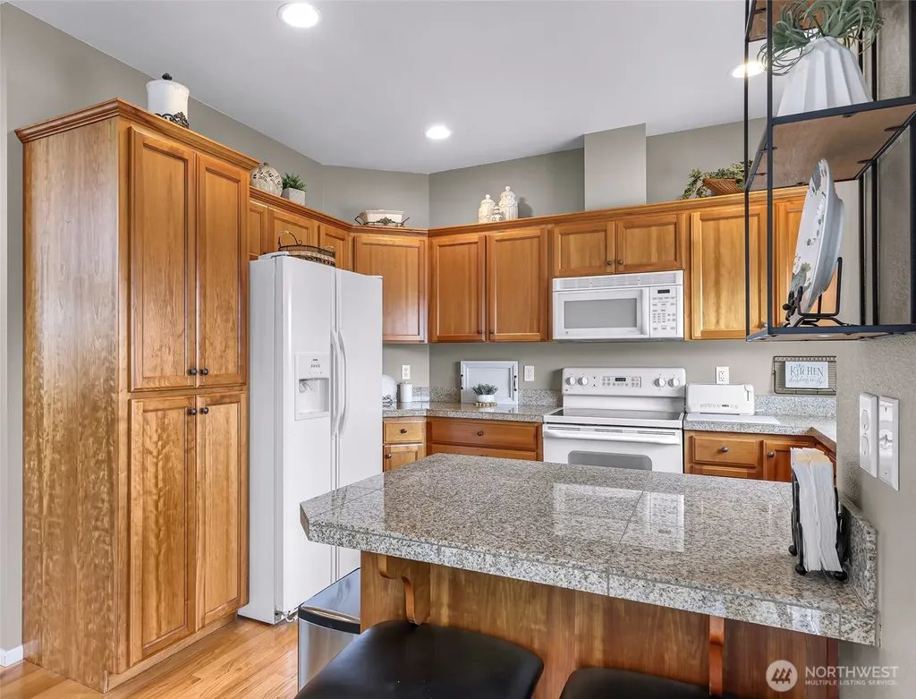 1725 Harrison Lynden WA 98264