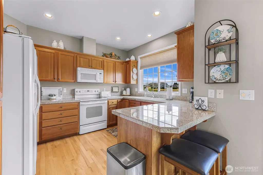 1725 Harrison Lynden WA 98264