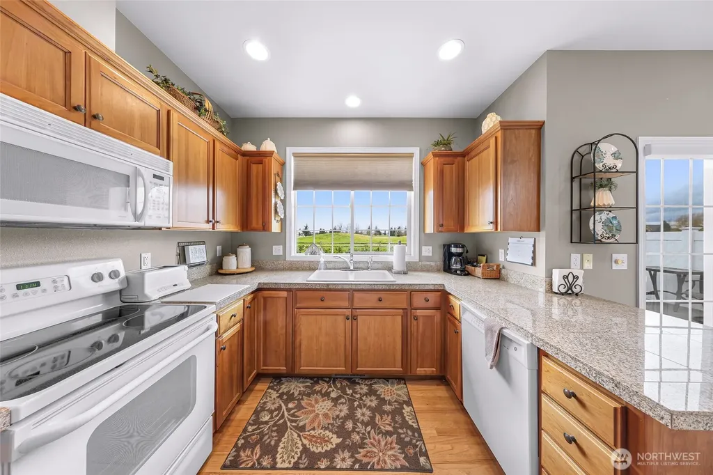 1725 Harrison Lynden WA 98264