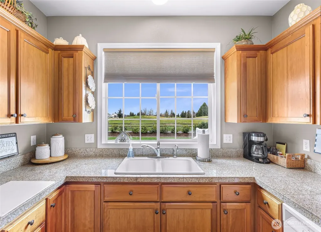 1725 Harrison Lynden WA 98264