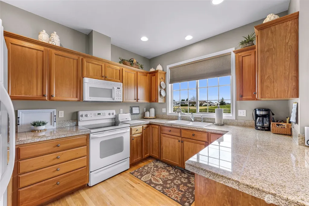 1725 Harrison Lynden WA 98264