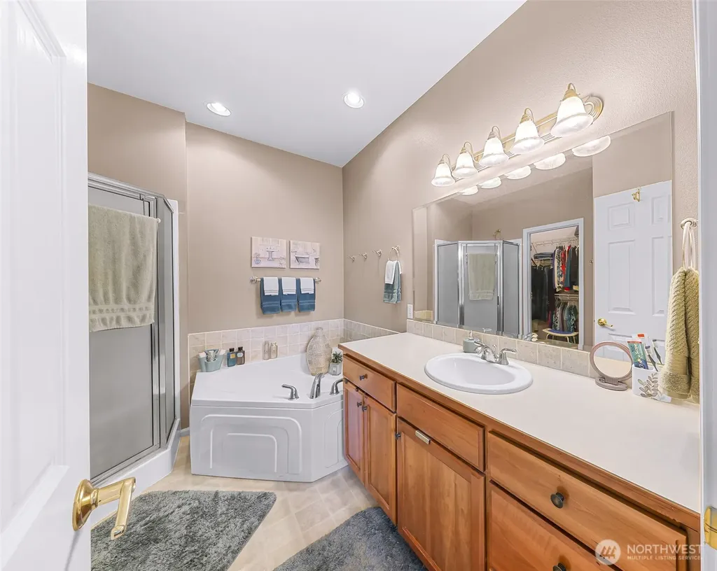 1725 Harrison Lynden WA 98264